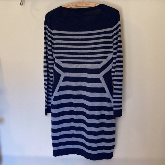 Sweater dress - Picture 2 of 5